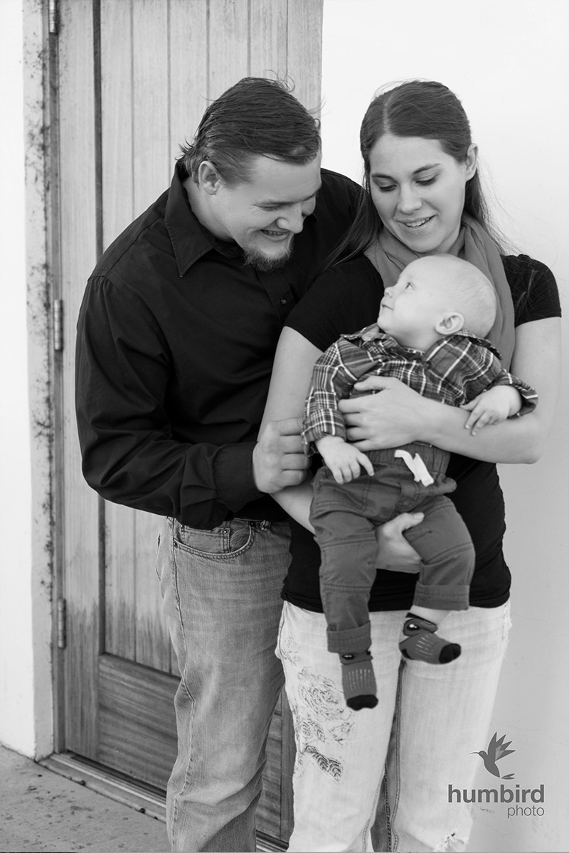 humbirdphoto - Photo of young family and thier son