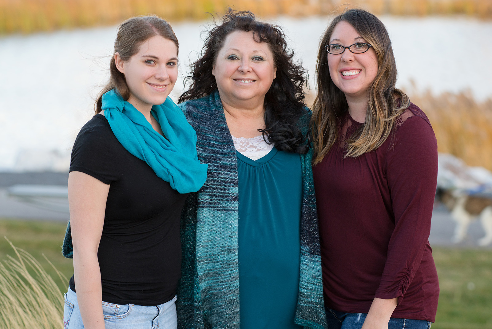 humbirdphoto - Photo of mom and her daughters